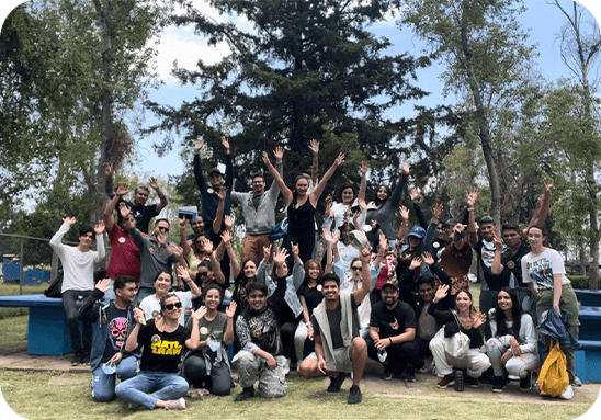 Equipo de IT-Seekers en un evento de integración al aire libre.